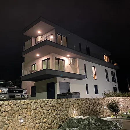 4star Seaview Penthouse Krk شقة كرك